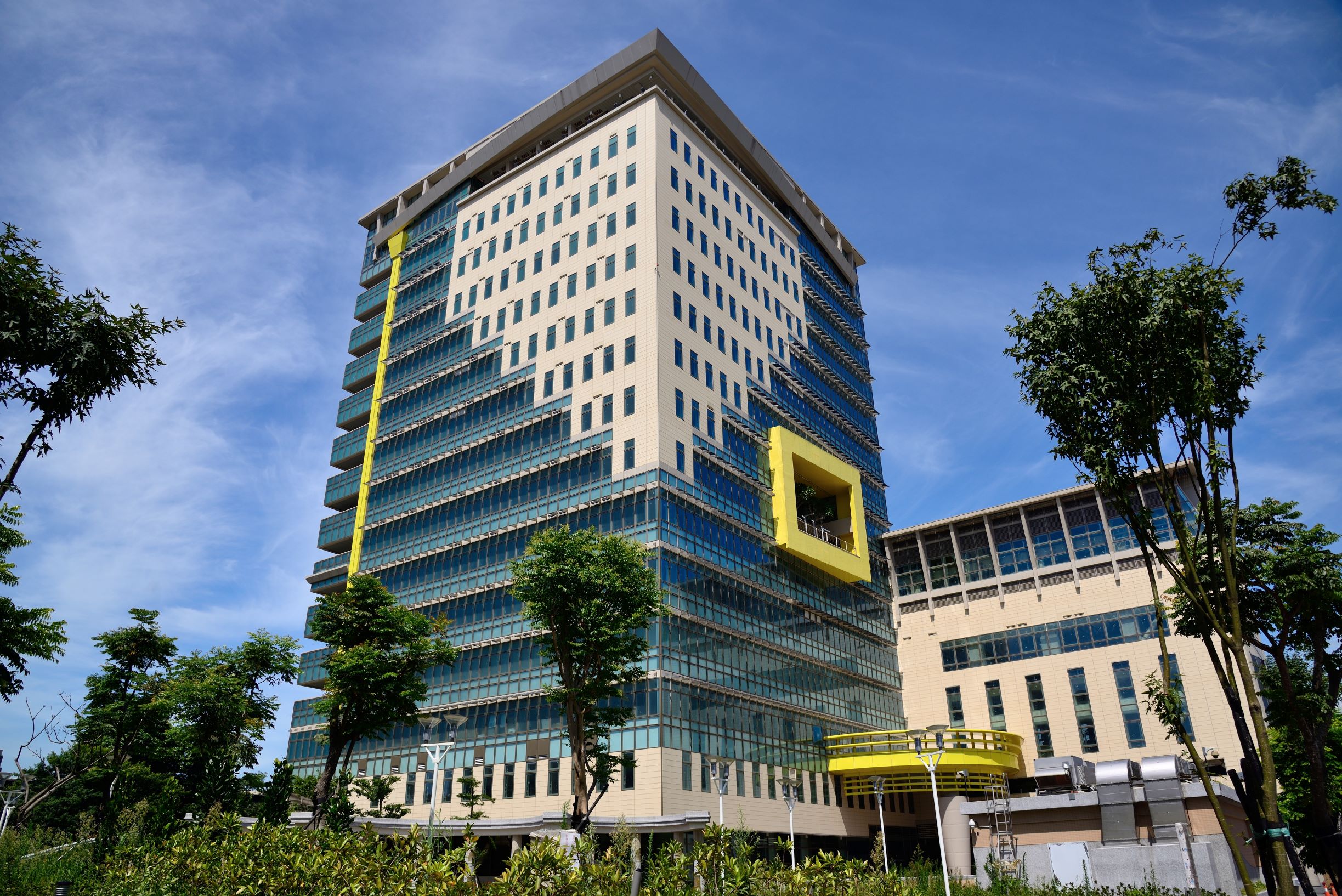 The New Construction T.P.C. Wanlong Joint Office Equipped with Underground Substation Facilities and Multi-purpose Use of the Building