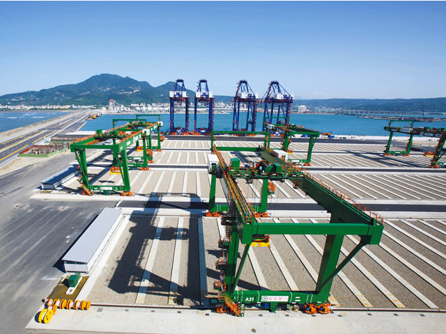 台北港貨櫃儲運中心土建第二標新建工程